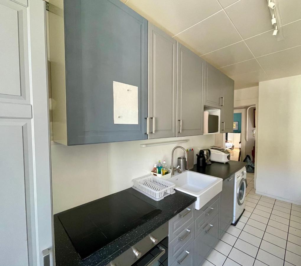 Le Locle : Bel Appartement Chaleureux Extérieur photo