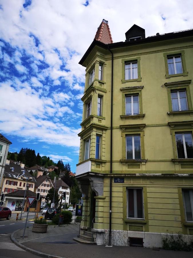 Le Locle : Bel Appartement Chaleureux Extérieur photo