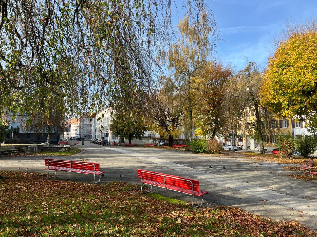 Le Locle : Bel Appartement Chaleureux Extérieur photo