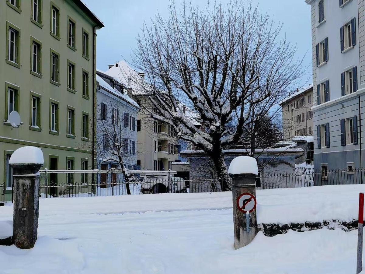 Le Locle : Bel Appartement Chaleureux Extérieur photo